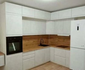 Модульная кухня Бруклин 2.4 x 2 м (Бетон белый) в Ярославле - yaroslavl.katalogmebeli.com | фото 15
